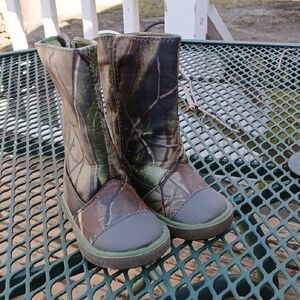 Kids Camouflage Boots